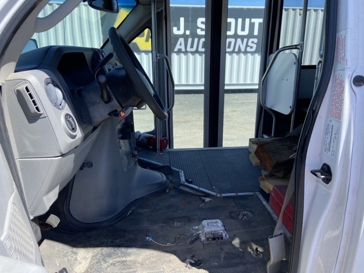 2014-ford-e450-sd-image-17