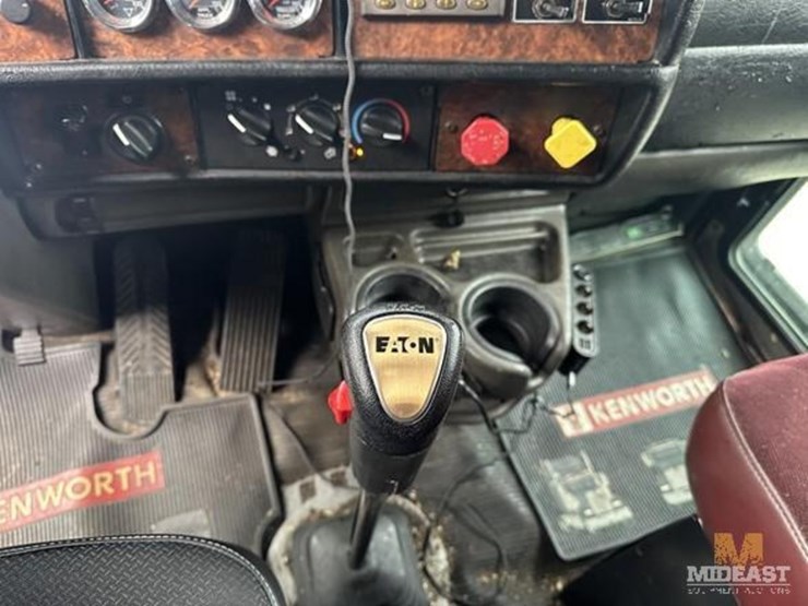 2014-kenworth-t800-image-35
