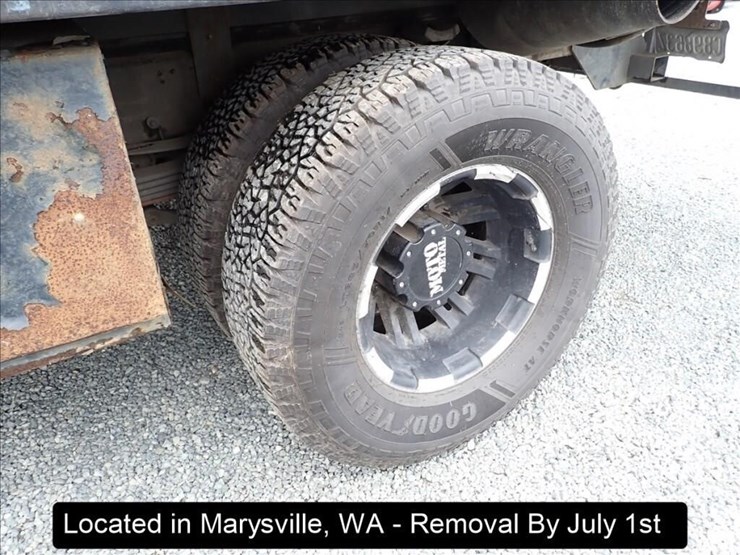 2016-chevrolet-3500-image-17