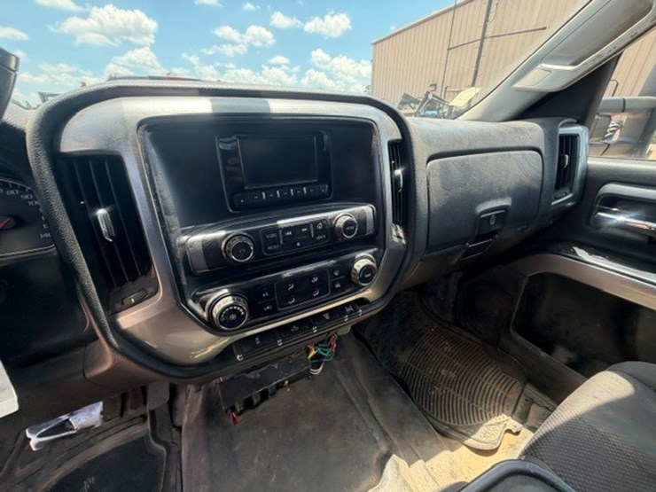 2015-chevrolet-silverado-3500-image-47