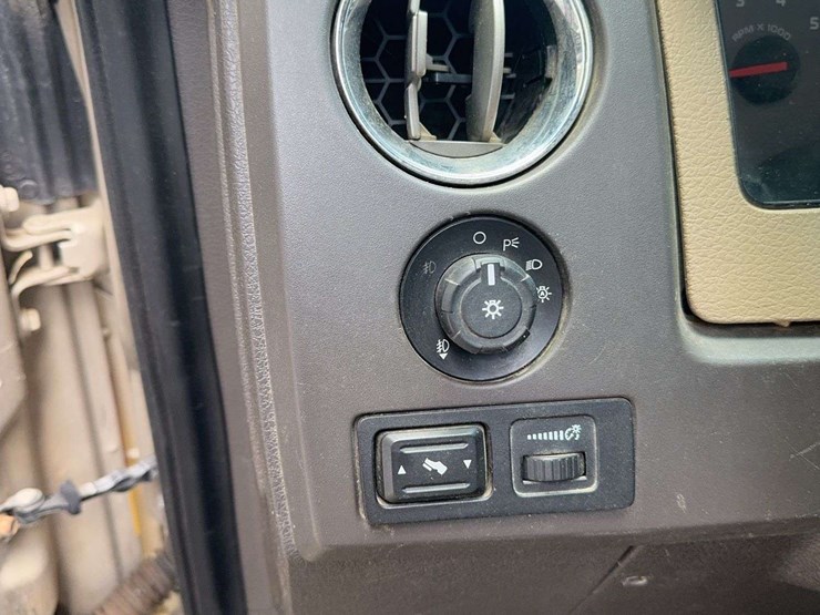 2010-ford-f150-image-17