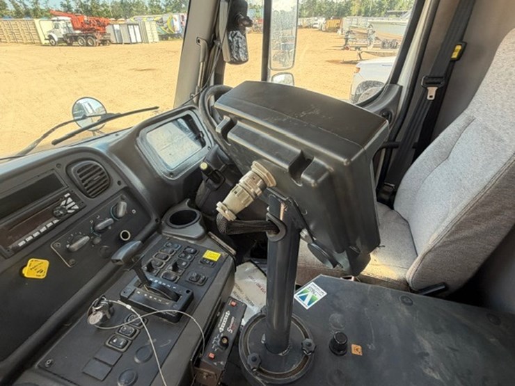 2015-john-deere-b-image-65