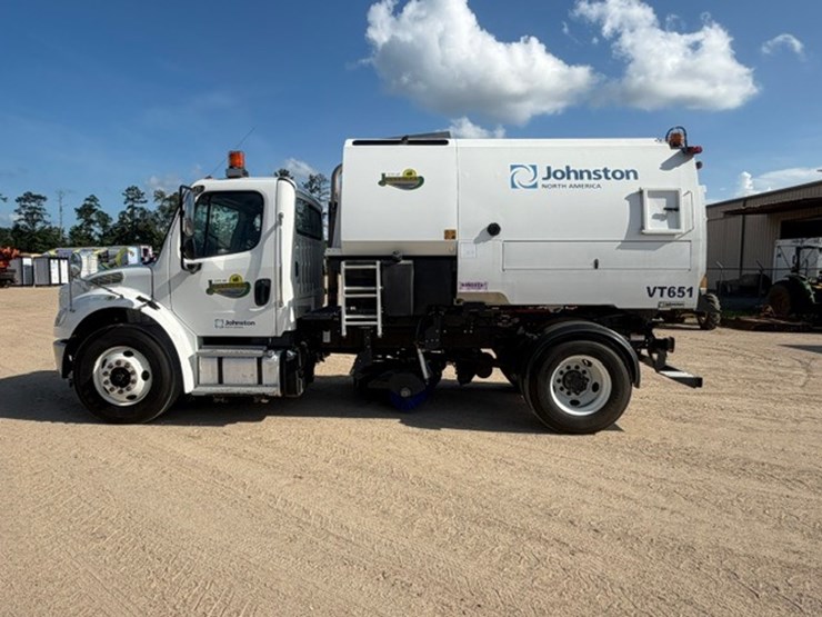 2015-john-deere-b-image-5