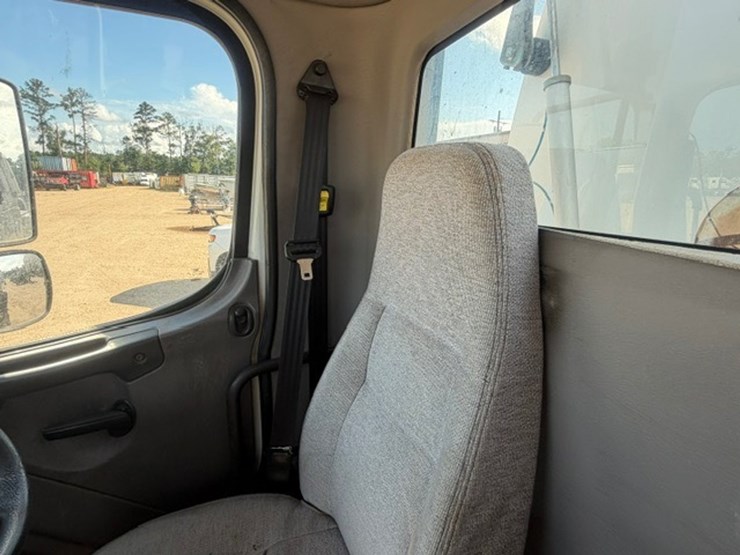 2015-john-deere-b-image-70