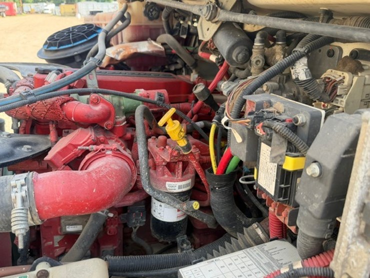 2015-john-deere-b-image-97