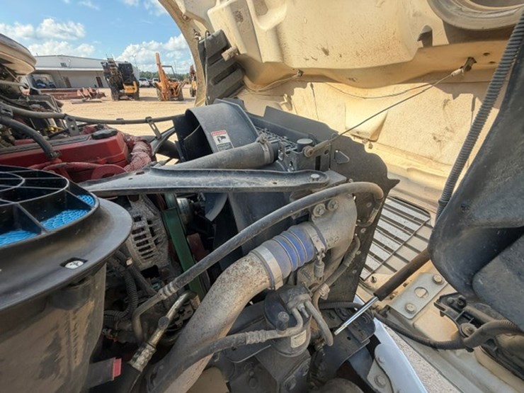 2015-john-deere-b-image-112