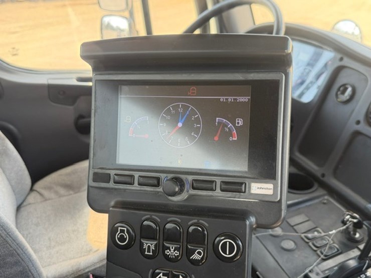 2015-john-deere-b-image-85