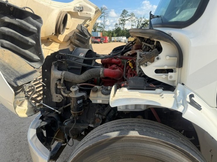 2015-john-deere-b-image-91
