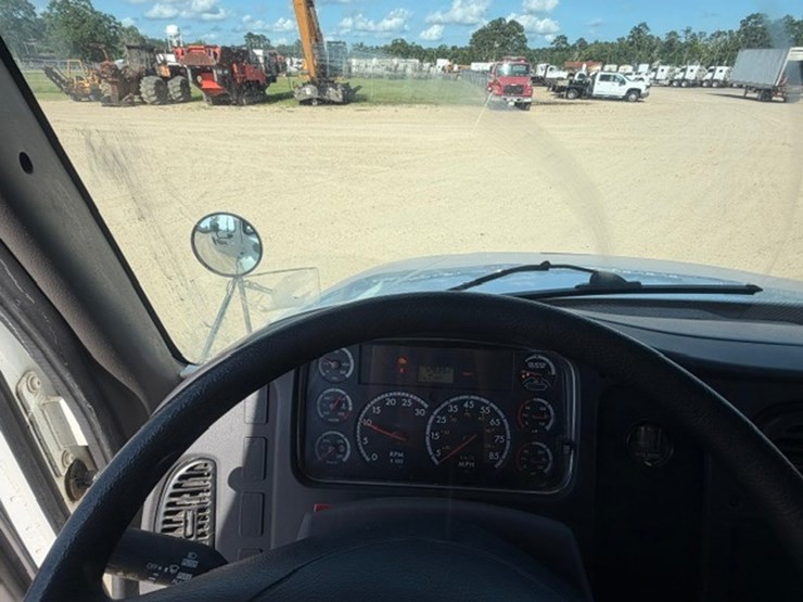 2015-john-deere-b-image-75