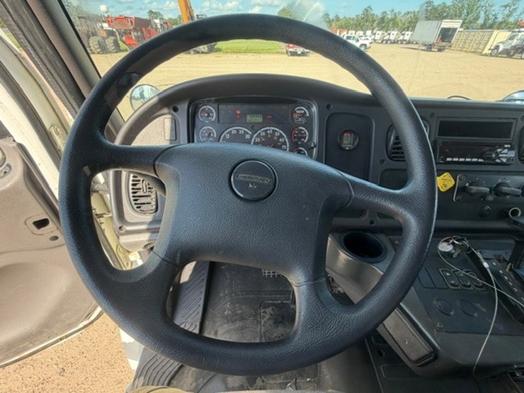 2015-john-deere-b-image-76