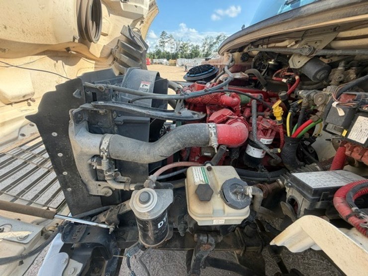 2015-john-deere-b-image-99