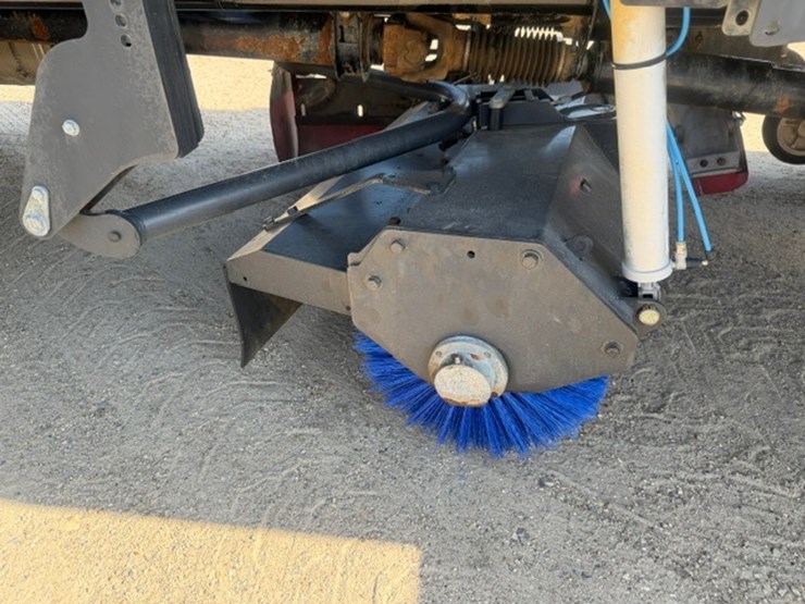 2015-john-deere-b-image-21