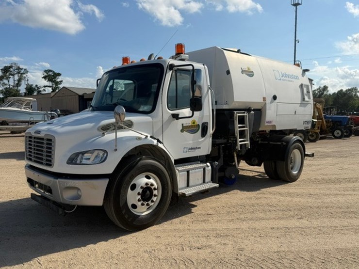 2015-john-deere-b-image-1
