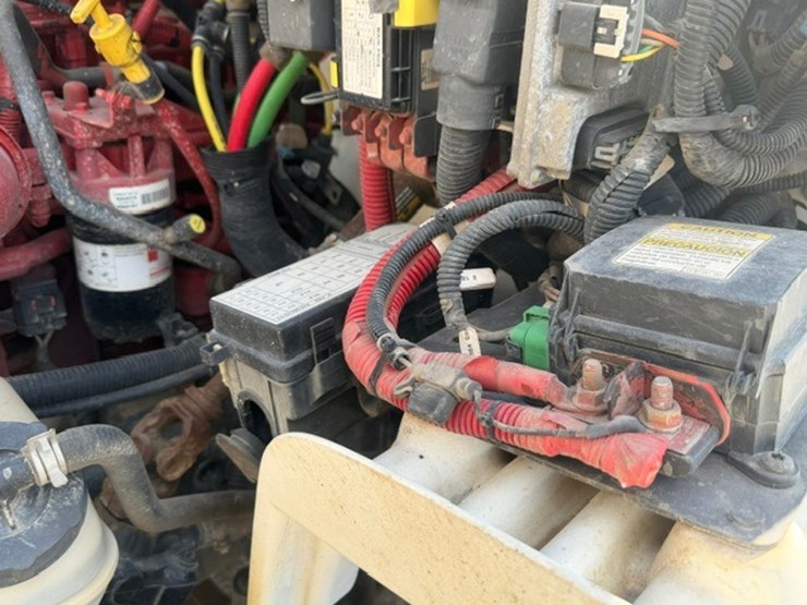 2015-john-deere-b-image-95