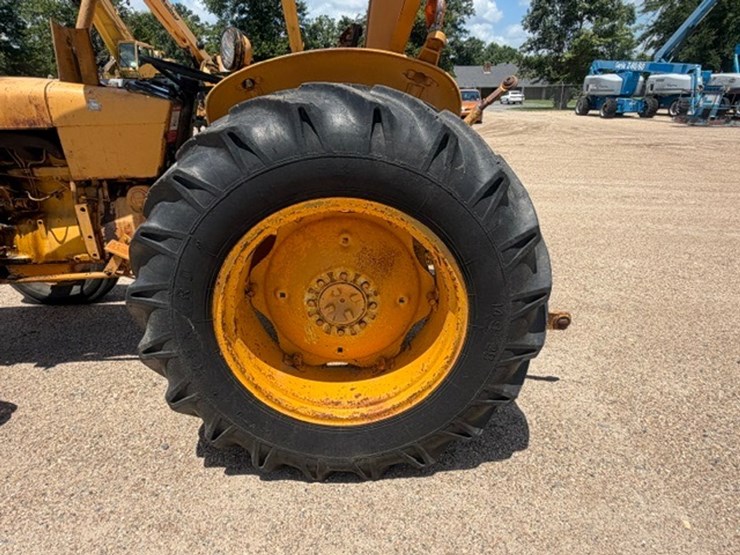 john-deere-302-image-9