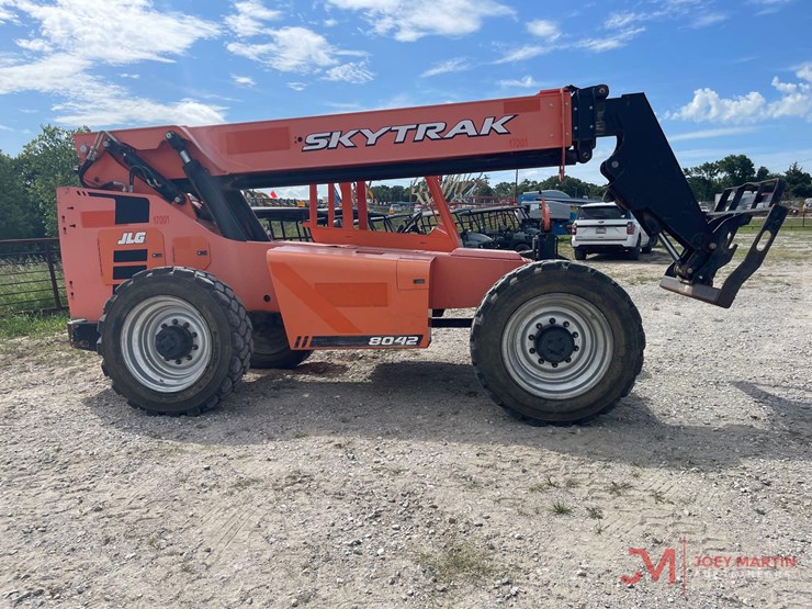 sky-trak-8042-image-2