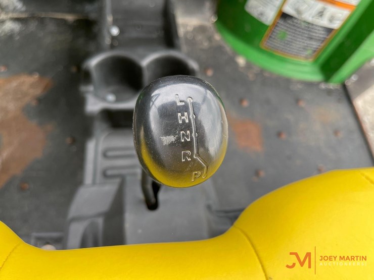 john-deere-gator-image-13