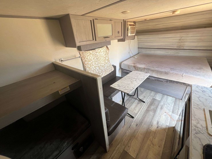 2024-coleman-bumper-pull-travel-trailer-image-11