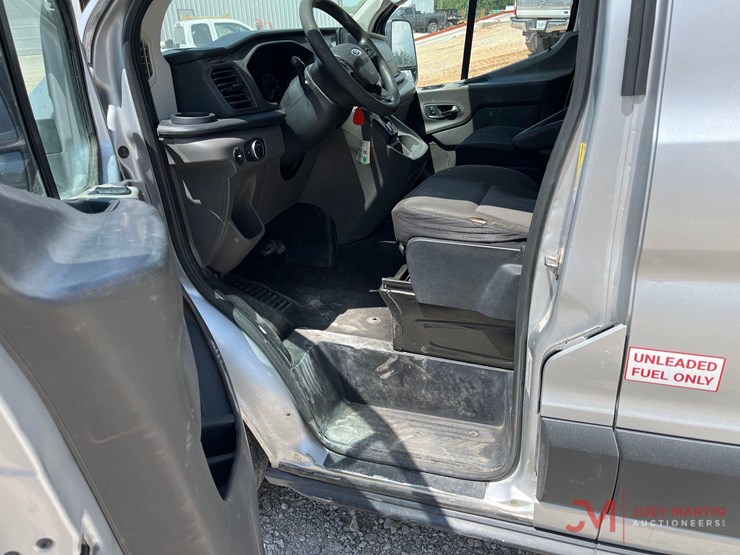 2020-ford-transit-image-13