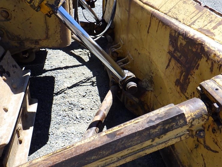 caterpillar-d7-image-18
