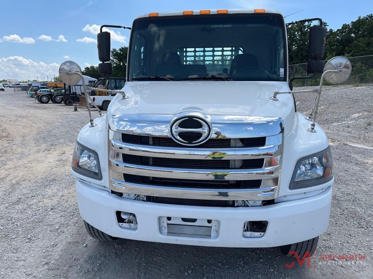 2018-hino-338-image-4