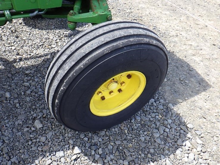 john-deere-2040-image-18