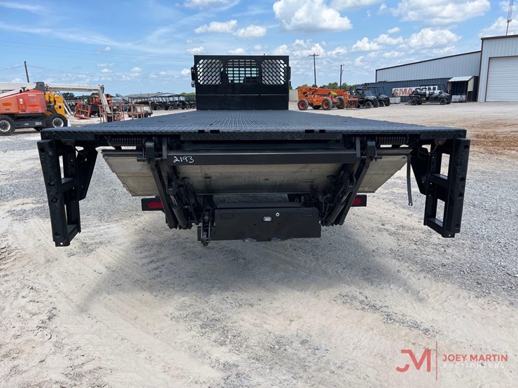 2018-hino-338-image-10