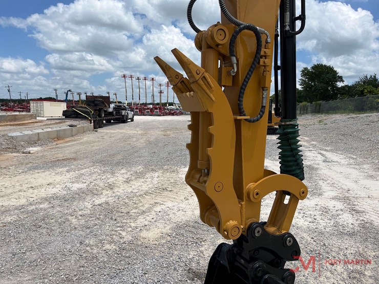 2022-caterpillar-305.5e2-image-13