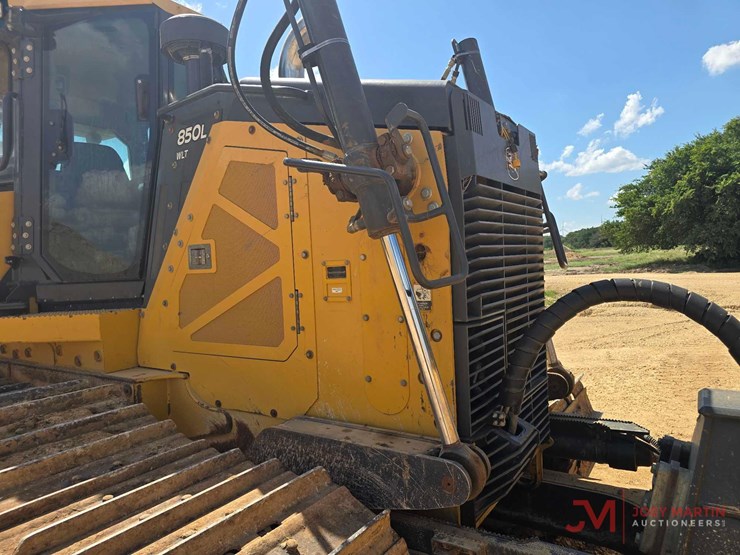 2020-deere-850l-wlt-image-12