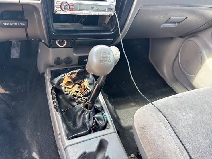 2002-toyota-tacoma-image-15