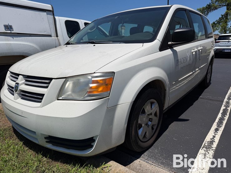 2010-dodge-grand-caravan-se-image-1
