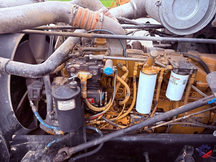 1993-freightliner-fld120-image-23