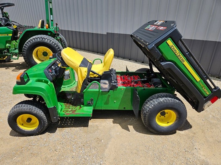 2011-john-deere-gator-image-21