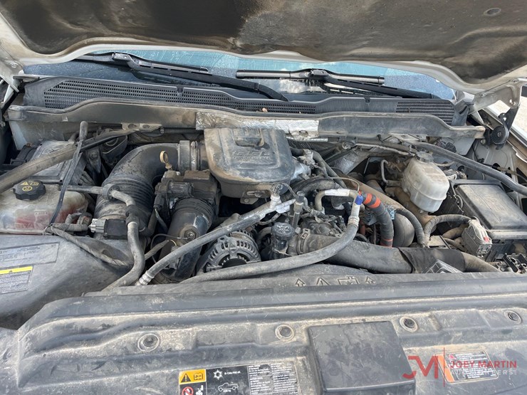 2015-chevrolet-silverado-2500-image-13