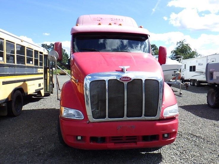 2008-peterbilt-387-image-2