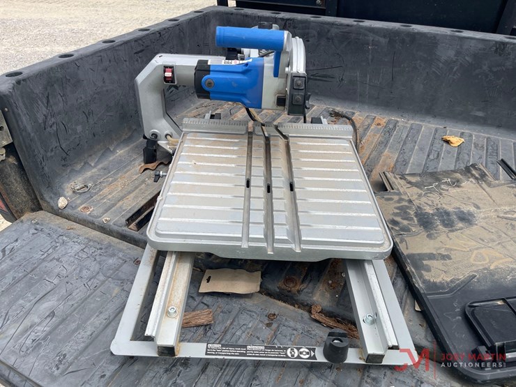 kobalt-wet-sliding-table-tile-saw-image-2