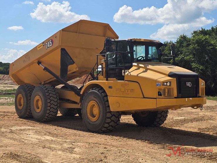 2021-caterpillar-745-image-1