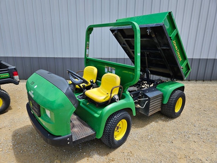 2020-john-deere-gator-image-36