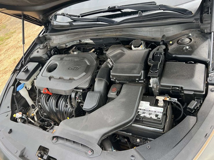 2016-kia-optima-4-door-sedan-(166,343-miles)-image-8