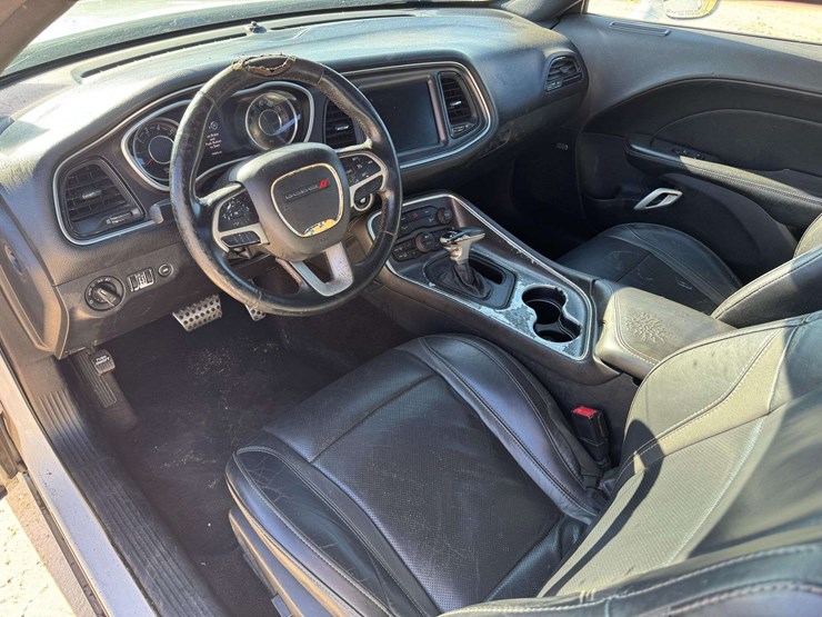 2015-dodge-challenger-r/t-hemi-2d-coupe---193,876-miles-image-11