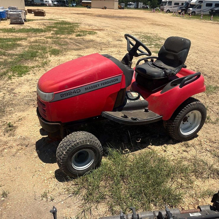 MASSEY-FERGUSON 2924D