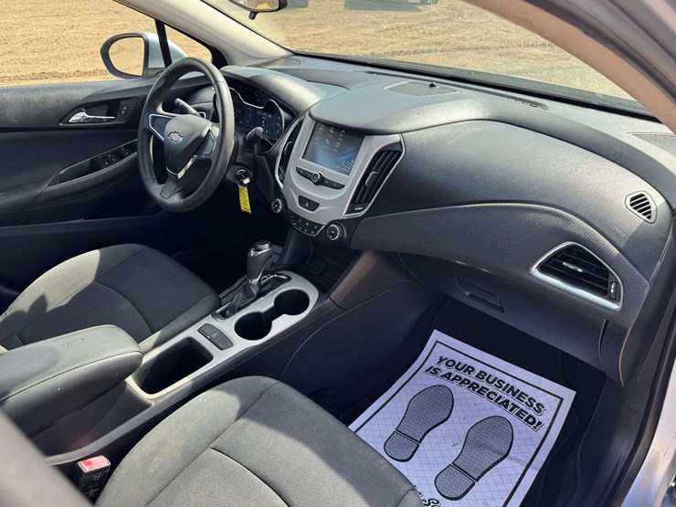 2018-chevrolet-cruze-ls-4-door-sedan-(73,376-miles)-image-13