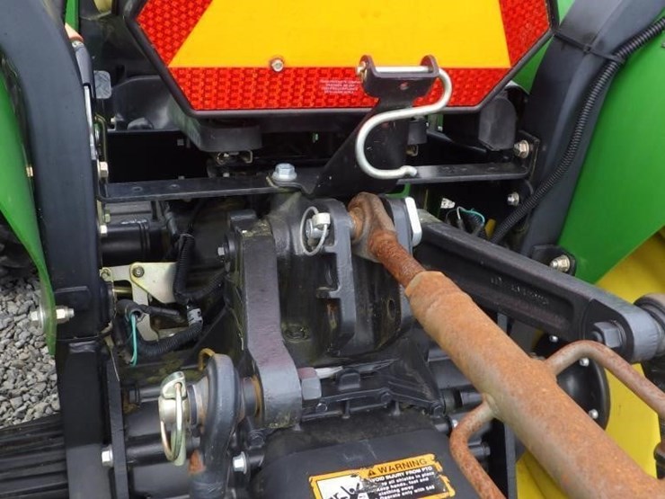 john-deere-3032e-image-21