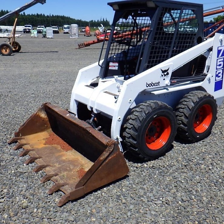 BOBCAT 753