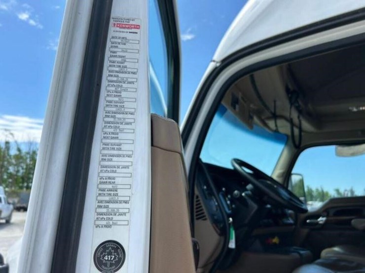 2020-kenworth-t680-image-11