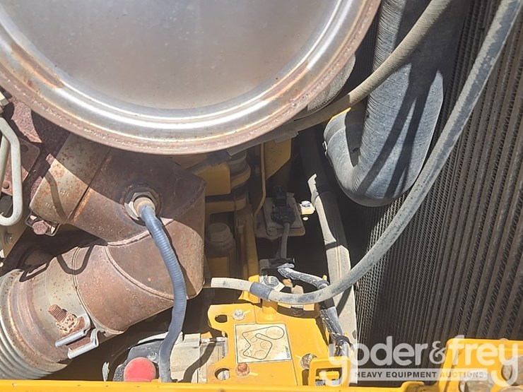 2019-caterpillar-d6t-lgp-image-45