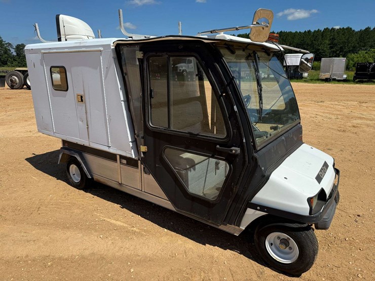 2005-club-carryall-utility-cart-image-4
