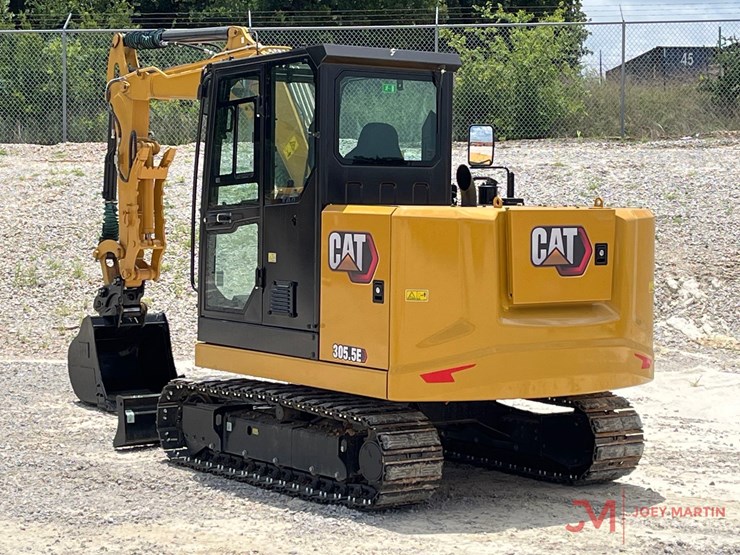 caterpillar-305.5e2-image-1