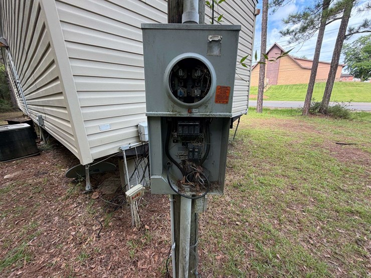 2000-horton-homes-inc.-14x64-2br/2bath-mobile-home-image-10