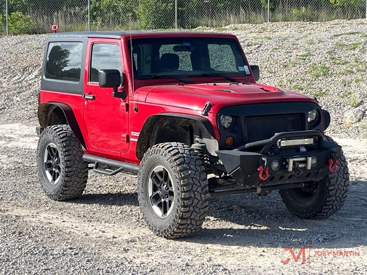 2012-jeep-wrangler-sport-image-1